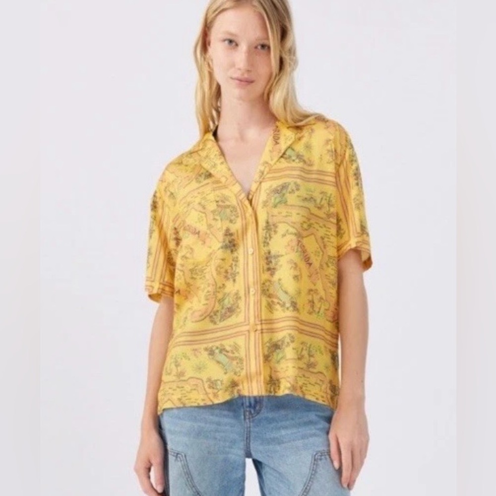 NWT Urban Outfitters Womens Gardenia Souvenir Florida Button Down Shirt Yellow M